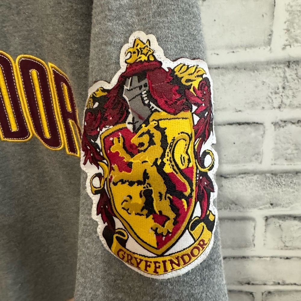 Wizarding World of Harry Potter Universal Studios gray crew neck sweatshirt L - Picture 3 of 5
